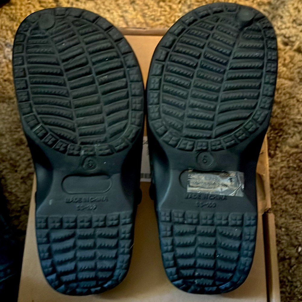 Black clogs - Picture 2 of 3